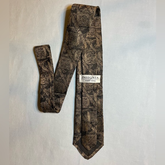 Vintage INSIGNIA Tie By: Martin Wong, Handmade in the USA, “Pure Silk” - Picture 4 of 7